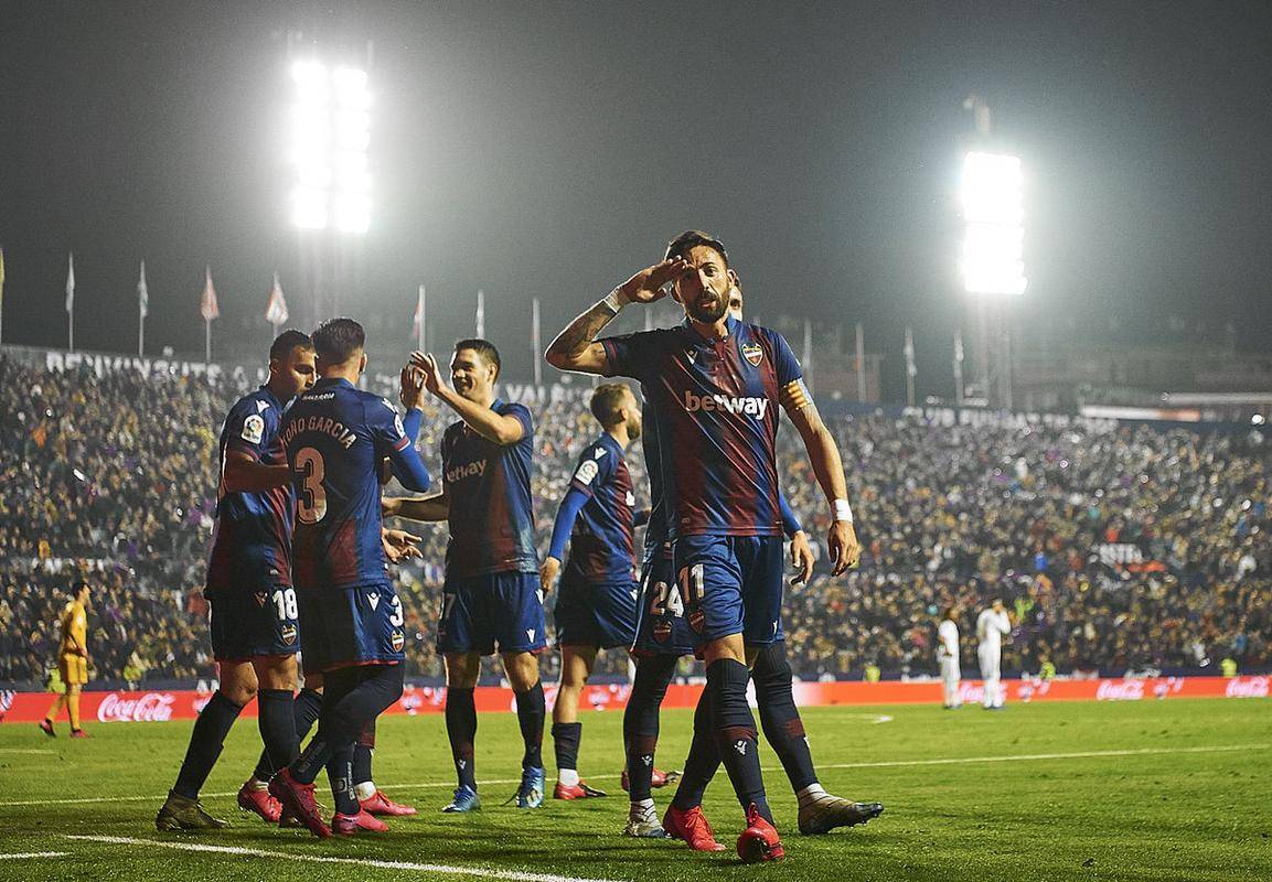 里尔客场大胜,法甲冠军悬念再起的简单介绍 里尔客场大胜,法甲冠军悬念再起的简单介绍