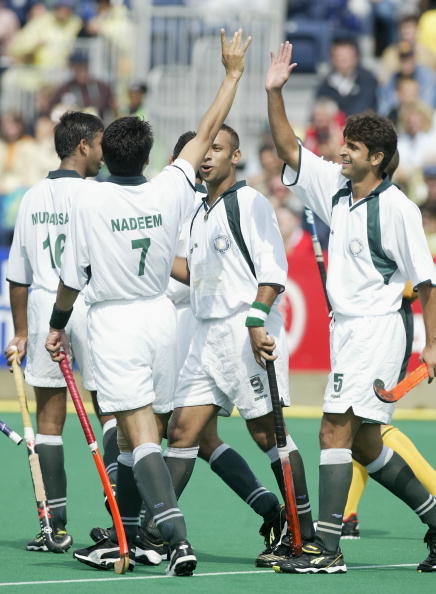 美国选手喜获铜牌,深情拥抱胜利的简单介绍 美国选手喜获铜牌,深情拥抱胜利的简单介绍