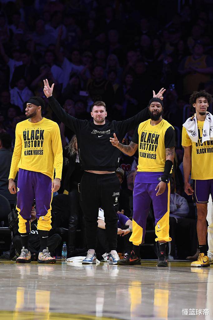 九游体育-步行者主场逆袭湖人取得胜利