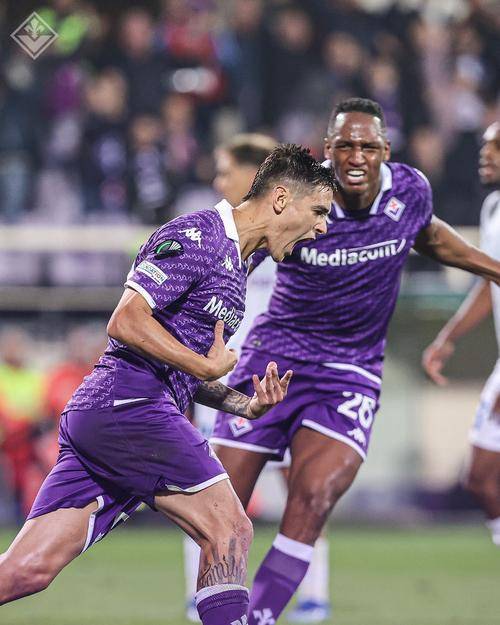 包含希腊超级联赛争夺附加赛名额的角逐激烈的词条