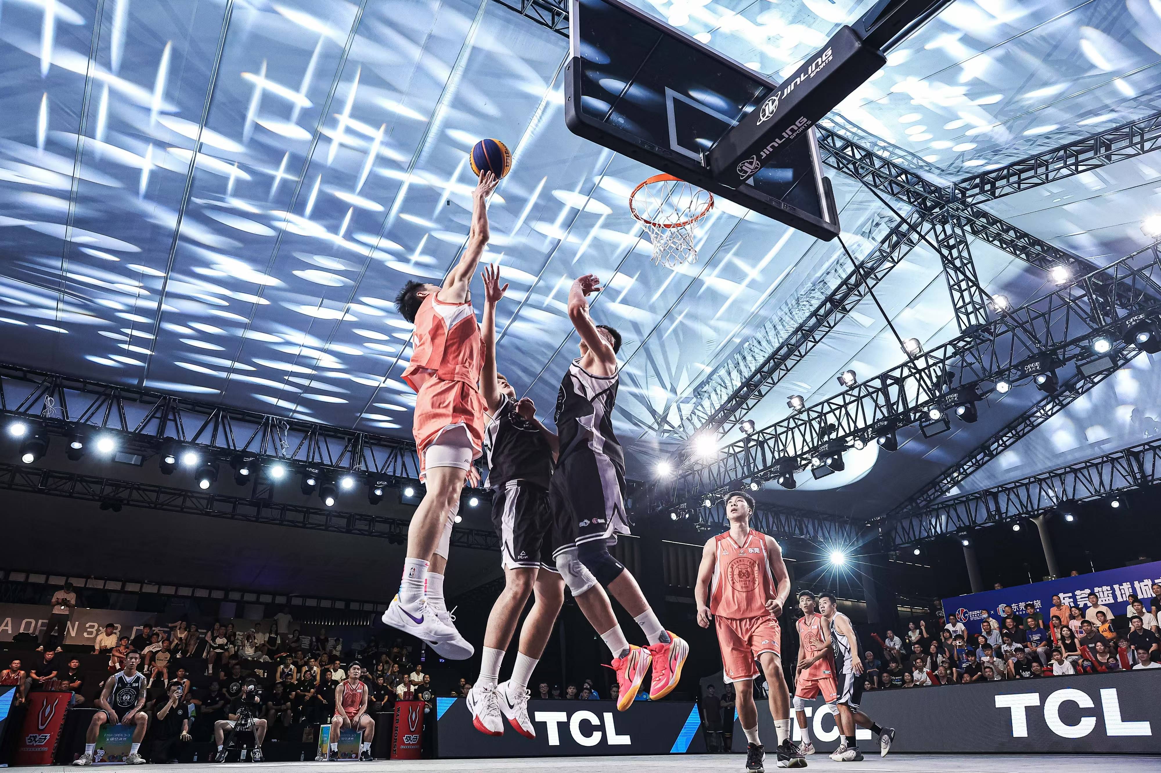 关于篮球比赛精彩纷呈,球迷着迷不已的信息 关于篮球比赛精彩纷呈,球迷着迷不已的信息