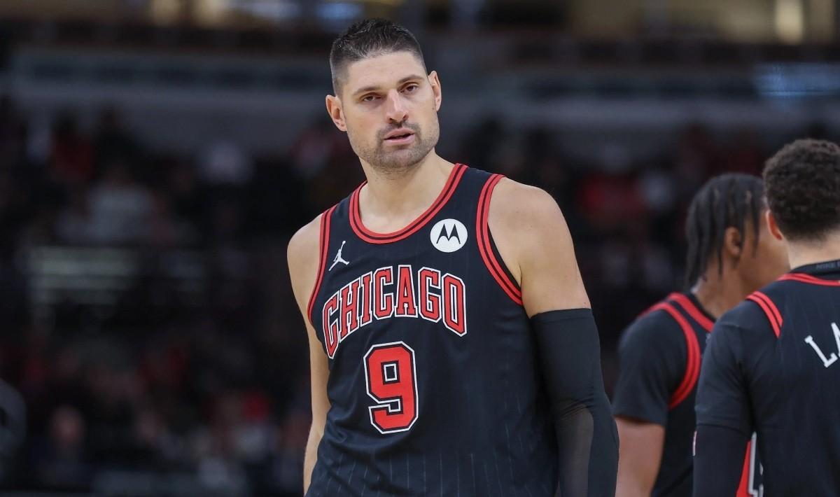 克里特队在场上全力追逐的简单介绍 克里特队在场上全力追逐的简单介绍