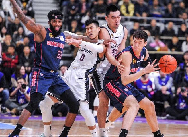 九游体育官网入口-争议裁判!广东队获胜引发舆论热议