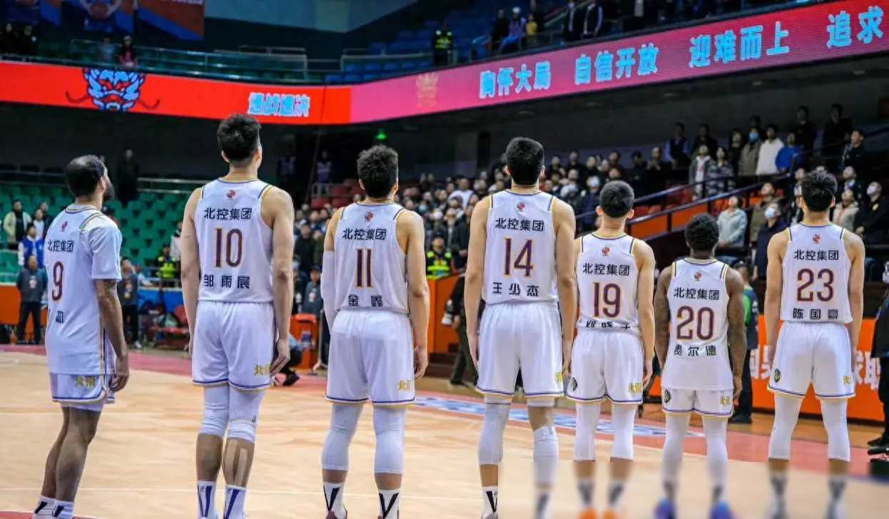 北京队客场惜败，临近季后赛需寻找突破口