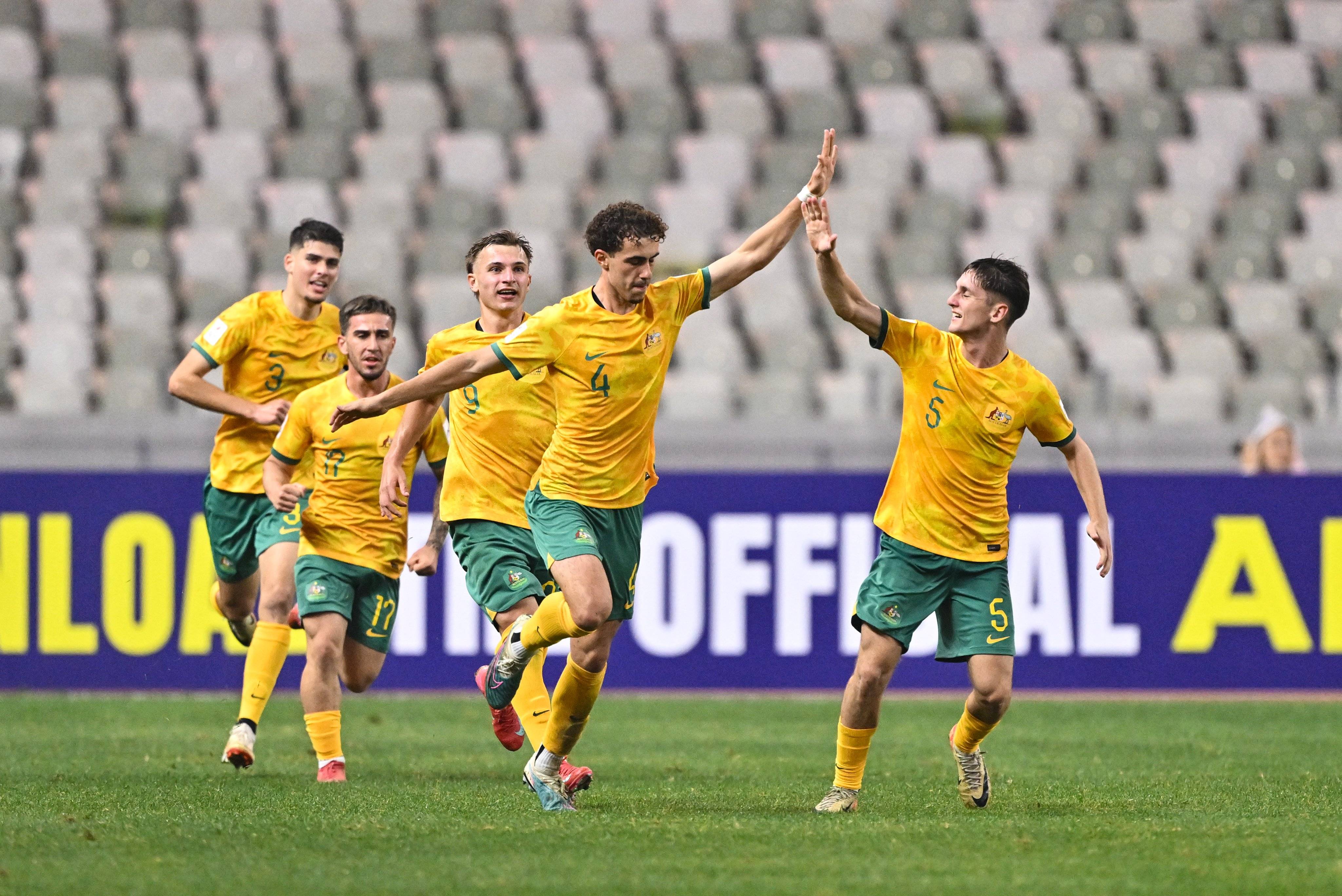 九游体育官方入口-包含欧洲重要足球赛事拉开序幕,球员们备战如火如荼的词条