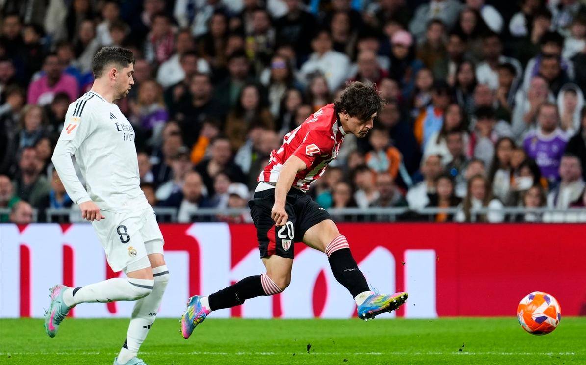 皇马中场核心因伤缺阵,球队负于劲旅 皇马中场核心因伤缺阵,球队负于劲旅