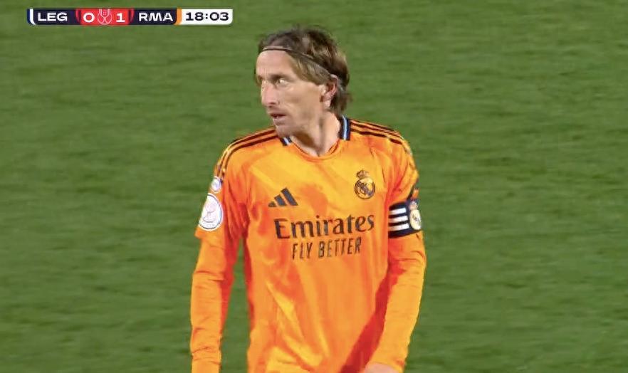 九游体育官方入口-西班牙主场失利,遭遇困境!