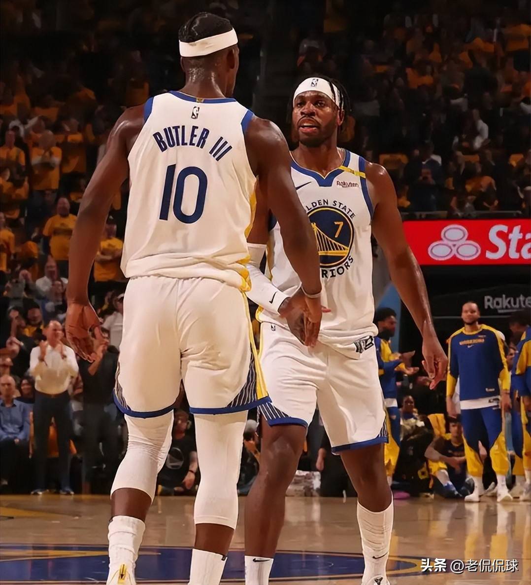 包含勇士三巨头连发进攻,狂风暴雨式大胜的词条 包含勇士三巨头连发进攻,狂风暴雨式大胜的词条