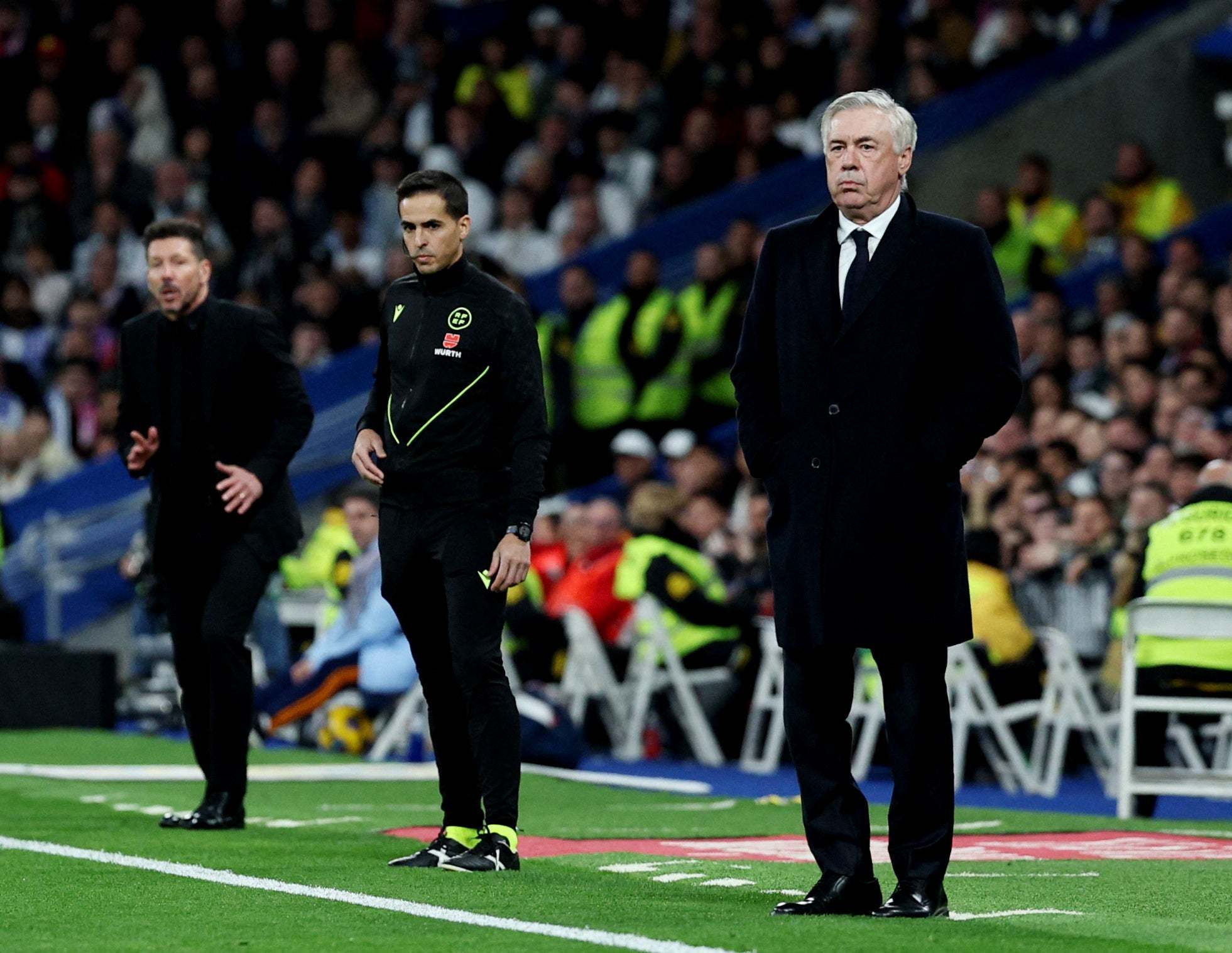 九游体育中国官网-皇家马德里主帅战术失误，球队遭遇连败的简单介绍