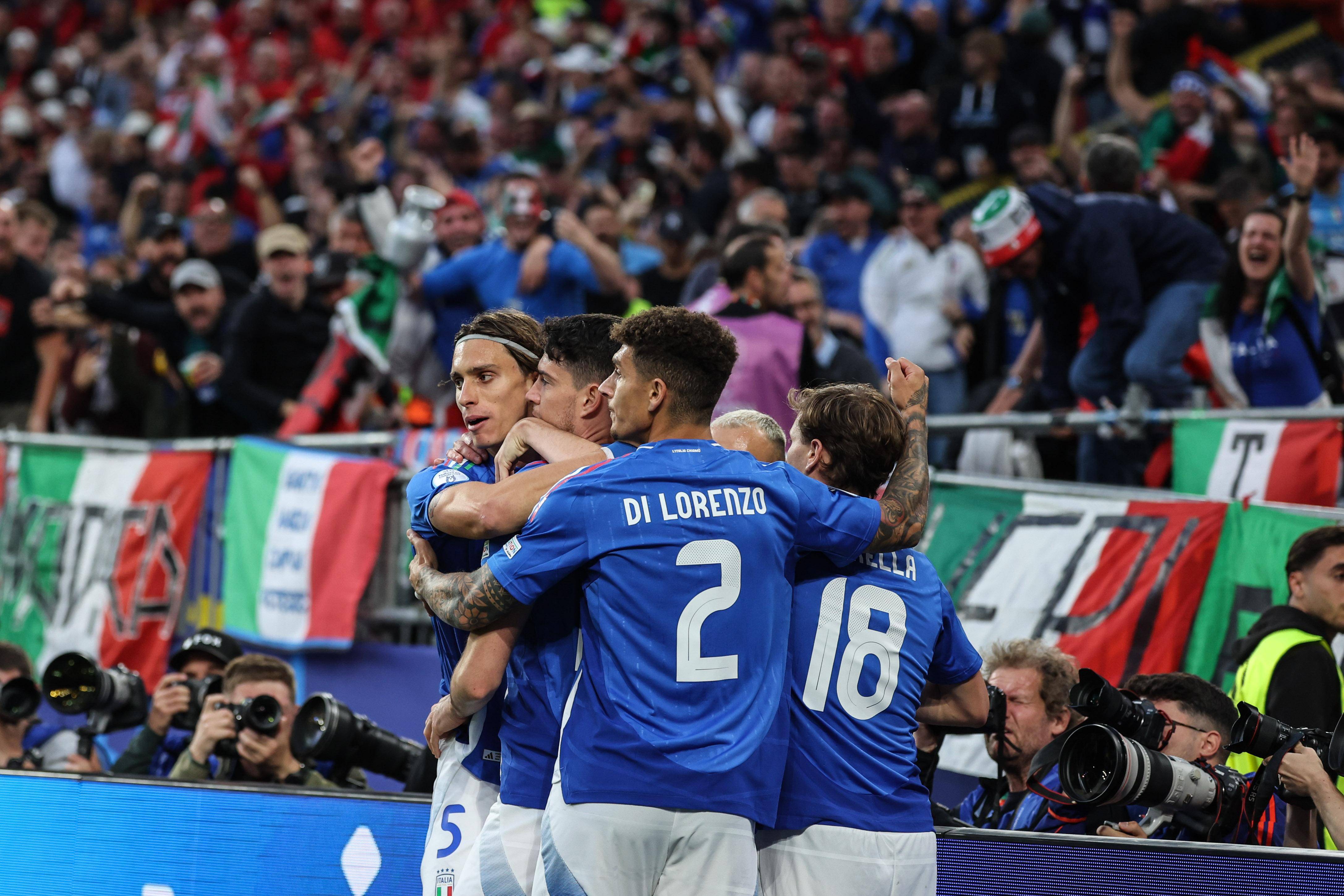 巴拉圭队在欧预赛赢得重要比赛,实现突破 巴拉圭队在欧预赛赢得重要比赛,实现突破