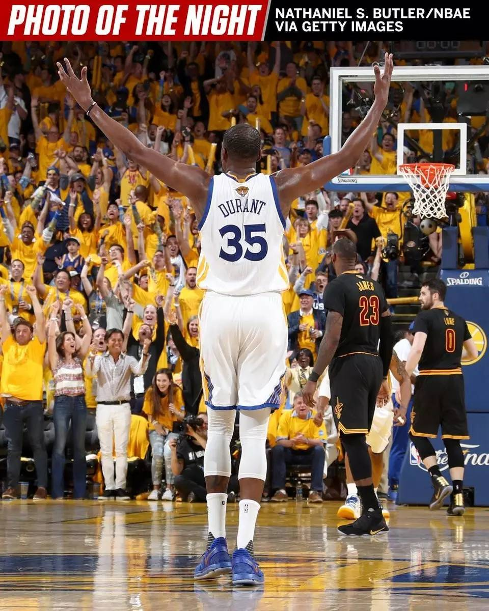 成都战队客场爆冷获胜,引发球迷狂热的简单介绍 成都战队客场爆冷获胜,引发球迷狂热的简单介绍