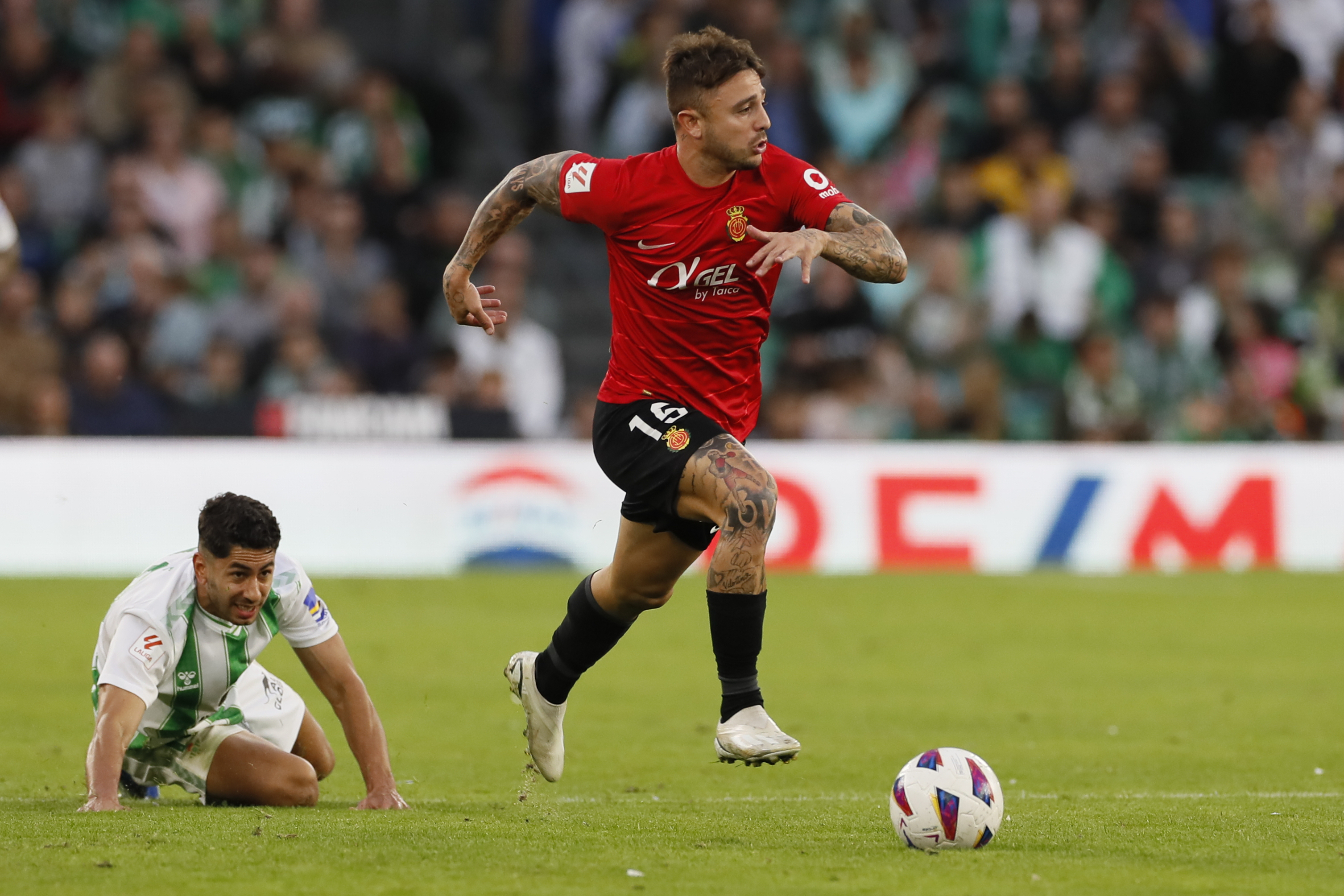 马略卡后卫奉献制胜防守演出的简单介绍 马略卡后卫奉献制胜防守演出的简单介绍