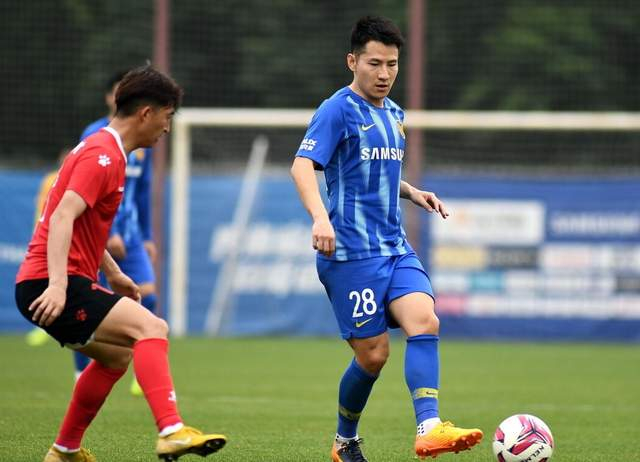 关于苏宁大获全胜,稳坐积分榜前列的信息 关于苏宁大获全胜,稳坐积分榜前列的信息