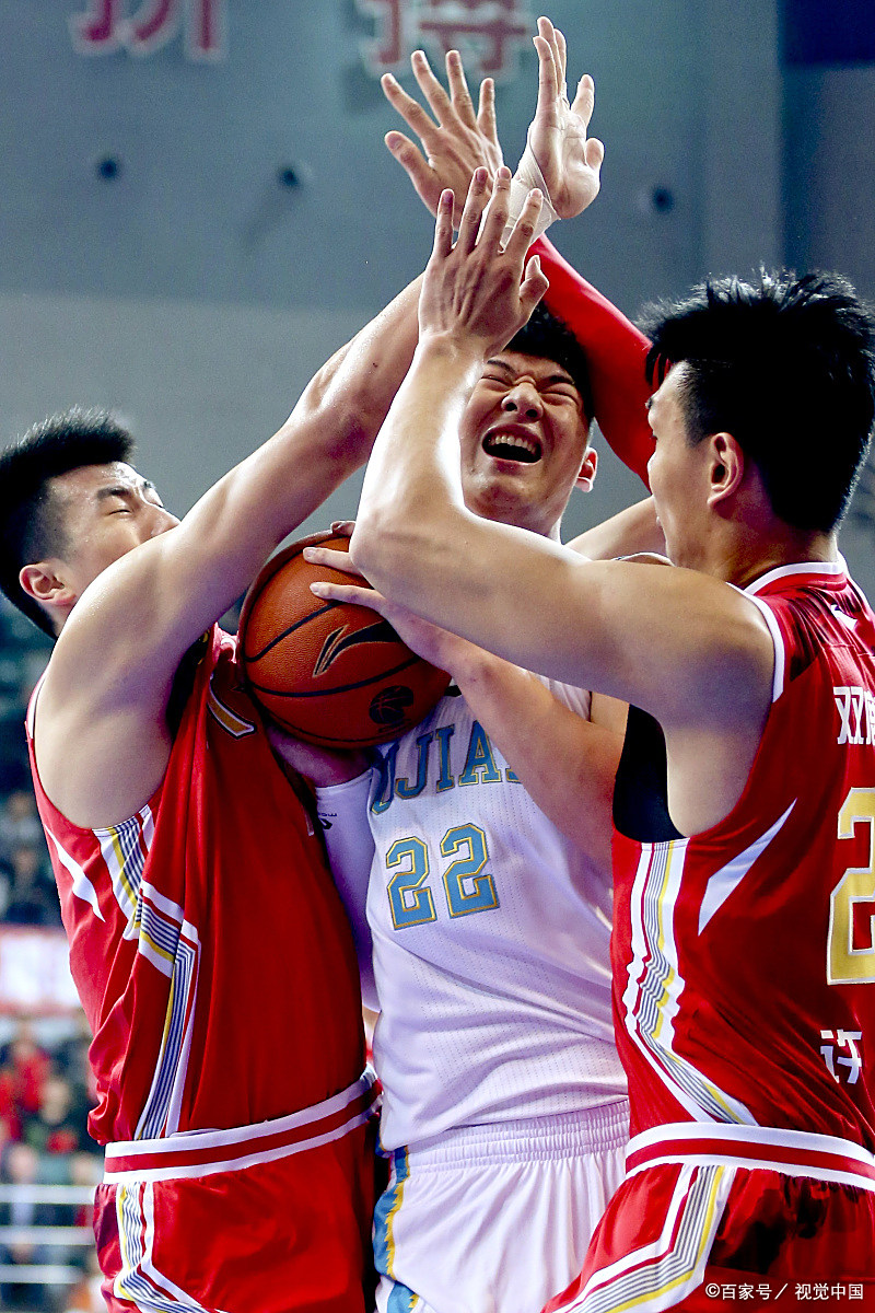 九游体育app-篮球赛事意外发生事故,安全问题备受关注的简单介绍